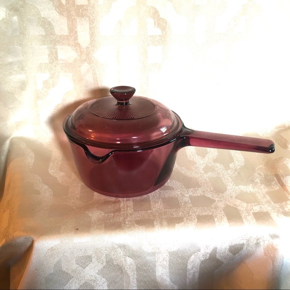 Corningware Other - Corning Vision Saucepan with Lid and Pour Spout 1L